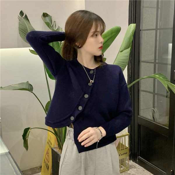 Vesta de dama moderna model asimetric cu nasturi