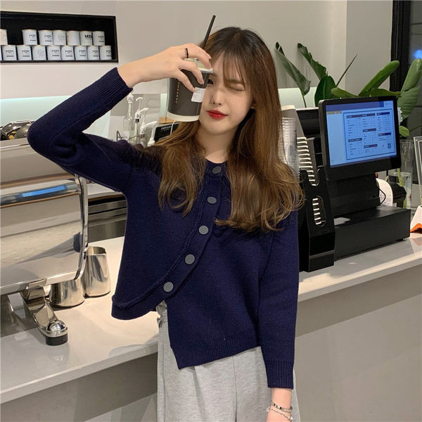 Vesta de dama moderna model asimetric cu nasturi