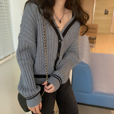 Γυναικεία ζακέτα απλό μοντέλο με  λαιμόκοψη