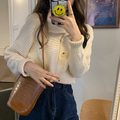 Praegune naiste vesti tavaline mudel