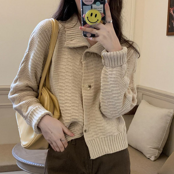 Praegune naiste vesti tavaline mudel