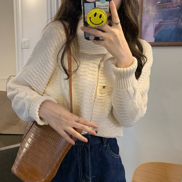 Praegune naiste vesti tavaline mudel