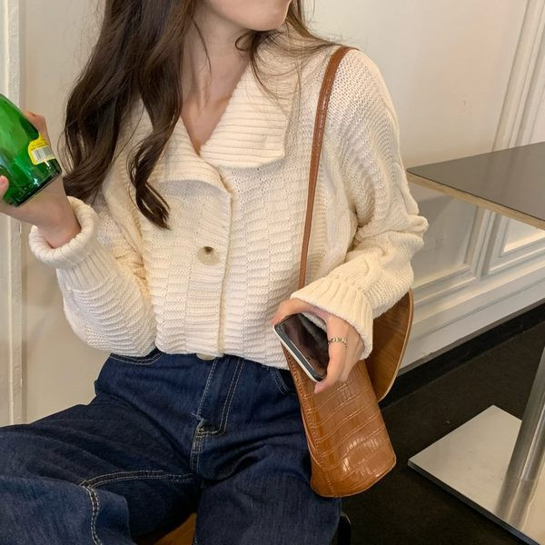 Praegune naiste vesti tavaline mudel