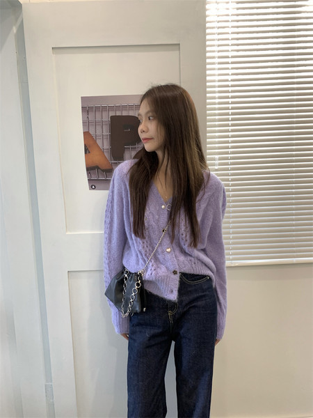 Γυναικεία ζακέτα φαρδύ μοντέλο με κουμπιά και λαιμόκοψη 