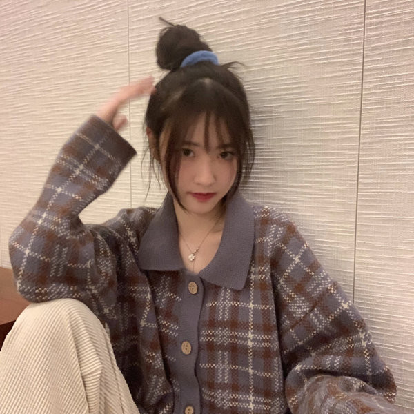 Naiste vabaaja ruuduline vesti lai mudel