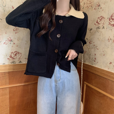 Naiste vabaaja kampsun nööpide ja taskutega