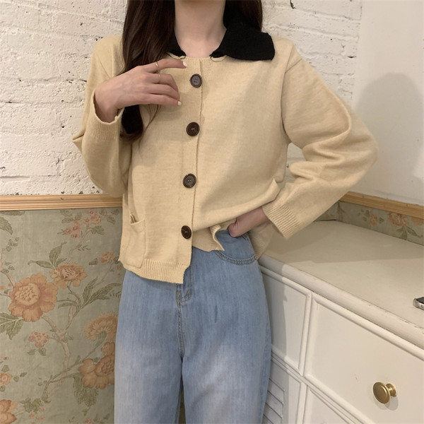 Naiste vabaaja kampsun nööpide ja taskutega