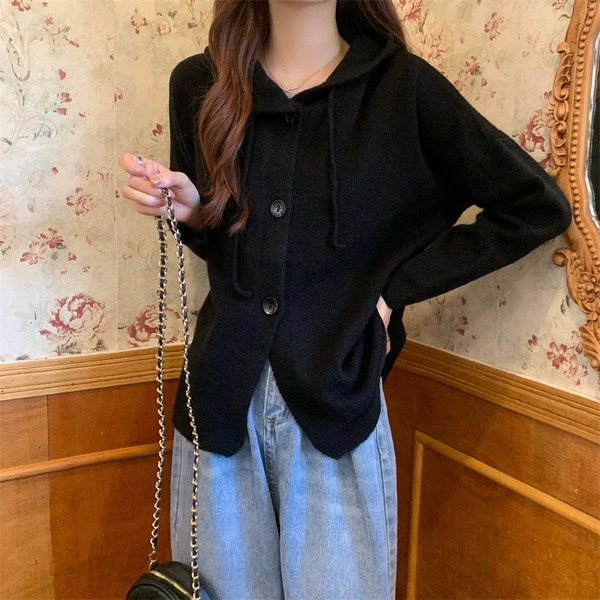 Naiste kardiganist lihtne mudel kapuutsi ja lipsudega