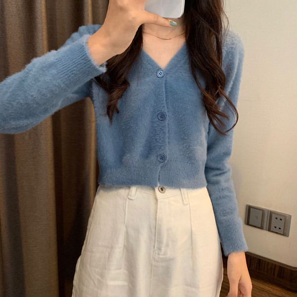 Cardigan scurt modern cu nasturi și decolteu spitz