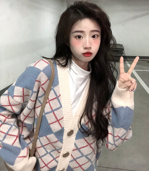 Vesta de dama model larg cu decolteu spitz