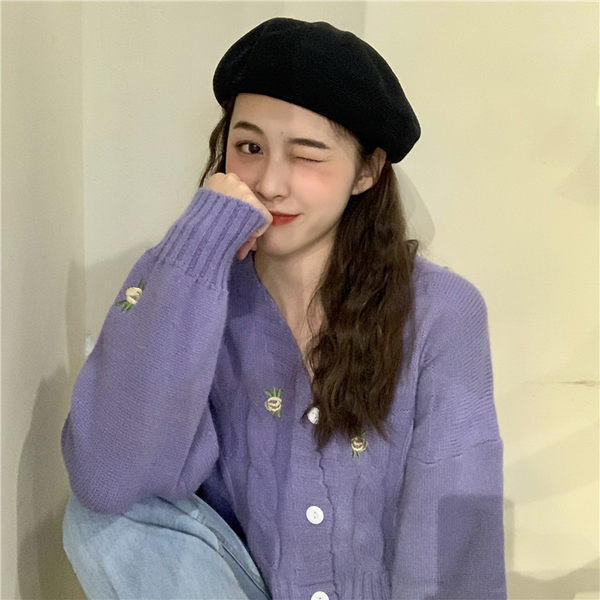 Női kardigán rövid modell hímzéssel