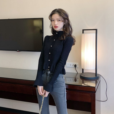 Naiste moodne nööpide ja kõrge kraega vest