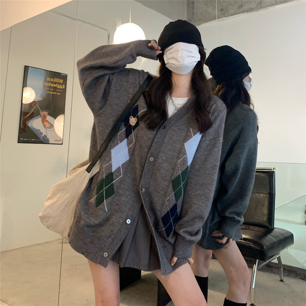 Naiste praegune vesti pikk nööpidega mudel