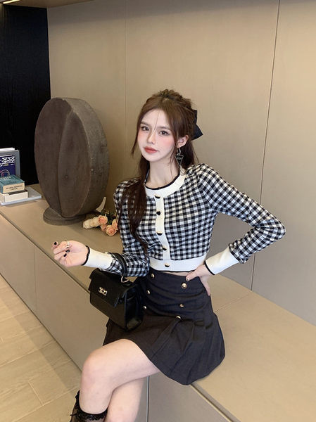 Lühikese ruudulise mudeli naiste nööpidega kardigan