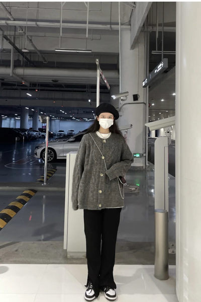 Naiste vabaaja nööpidega kardigan lai mudel