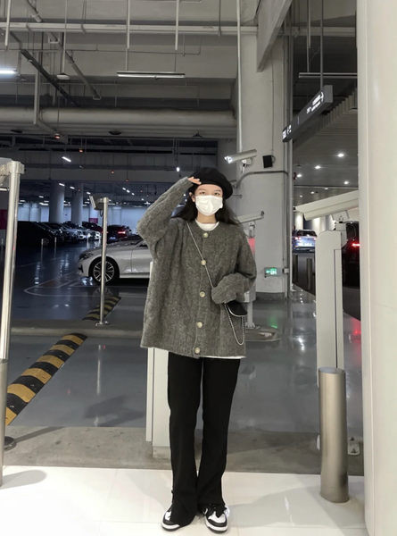 Naiste vabaaja nööpidega kardigan lai mudel