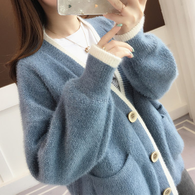 Stilinga moteriška liemenė su sagomis ir kišenėmis paprasto modelio