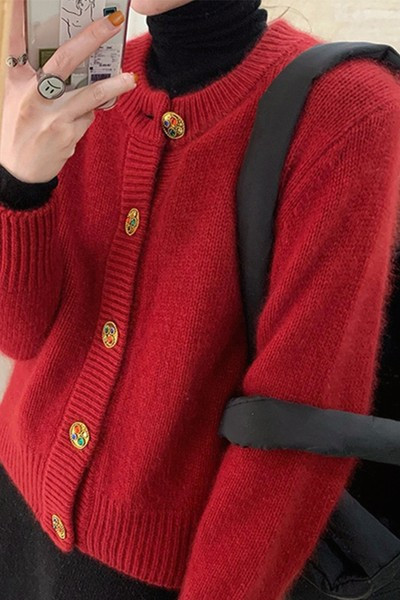 Naiste vabaaja kardigan nööpide ja ovaalse kaelusega