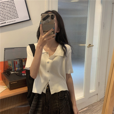 Vesta moderna de dama cu maneci scurte si nasturi