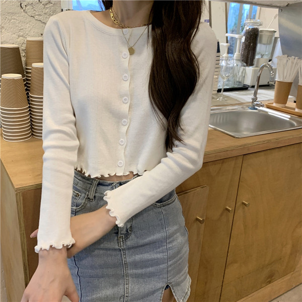 Praegune naiste kampsun nööpidega lühike mudel