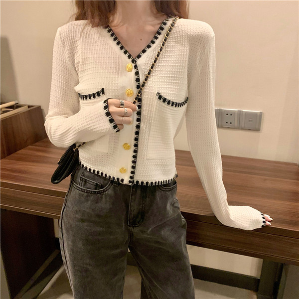 Vesta de dama moderna cu buzunare si broderie