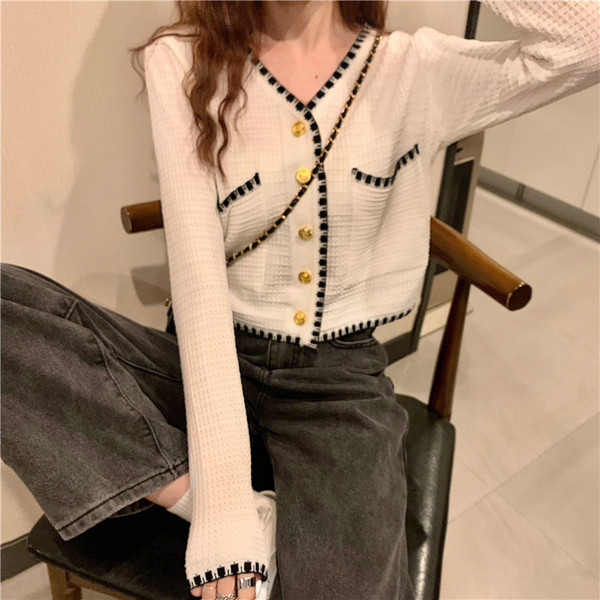 Vesta de dama moderna cu buzunare si broderie