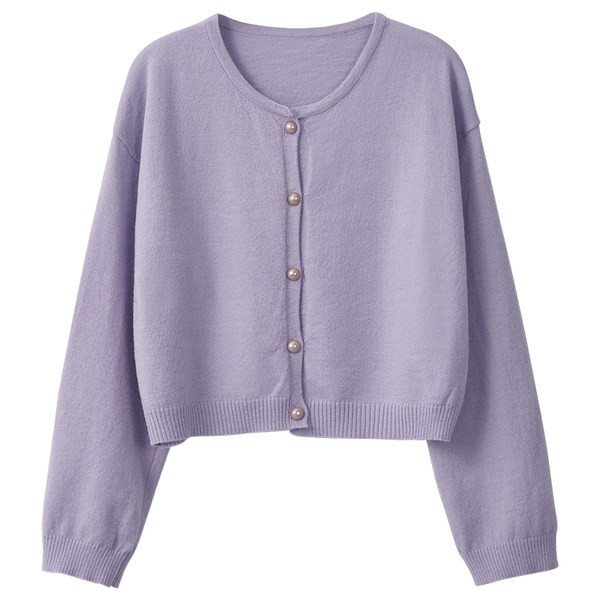 Naiste kardiganist tavaline lai mudel pikkade varrukate ja nööpidega