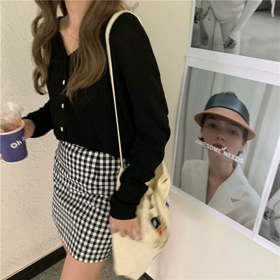 Női kardigán széles modell gombokkal és hosszú ujjakkal