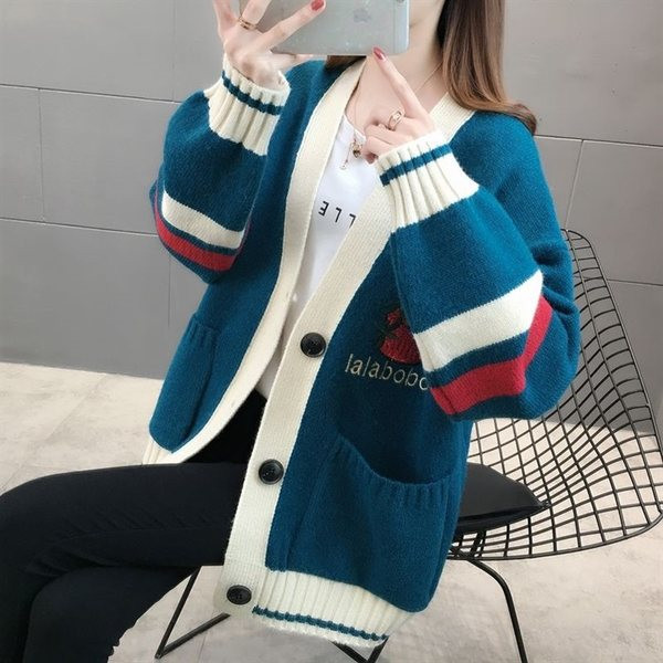 Stilingas moteriškas ilgas kardiganas su siuvinėjimu plataus modelio