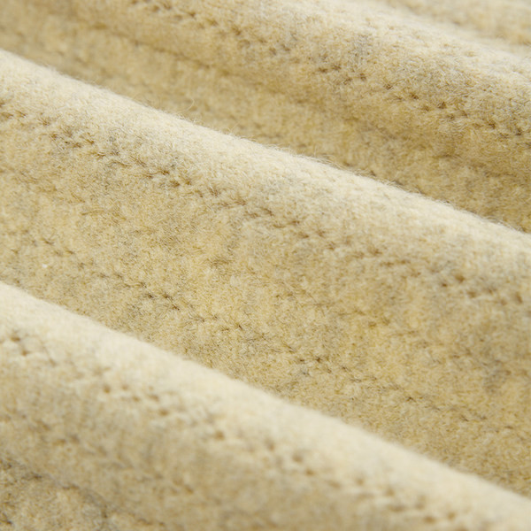 Γυναικεία ζακέτα απλό μοντέλο με V-λαιμόκοψη και κουμπιά