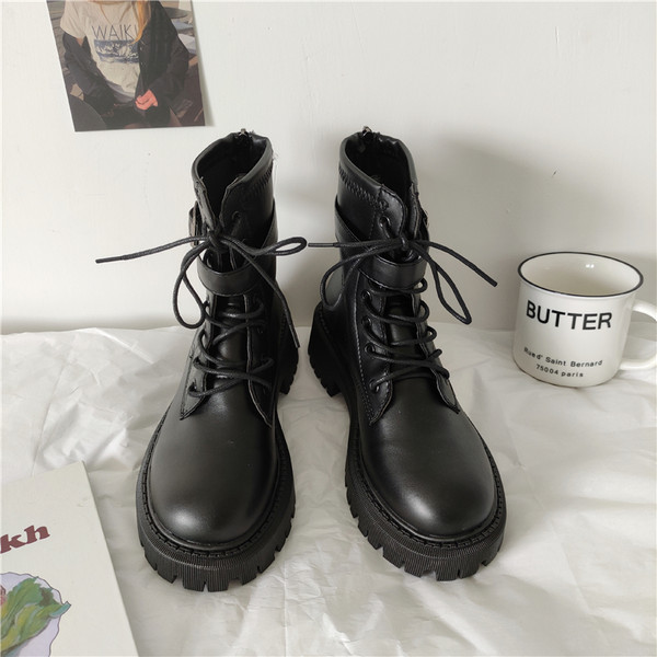 Cizme de dama cu catarame-stil retro