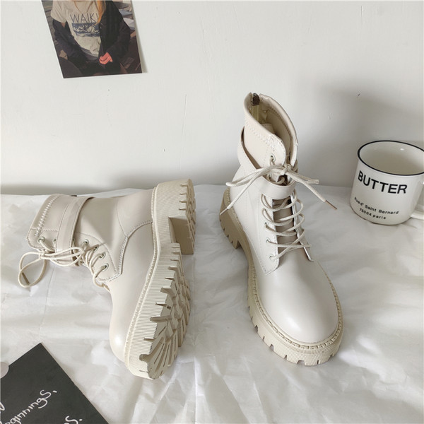 Cizme de dama cu catarame-stil retro