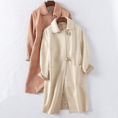 Hosszú őszi kabát zsebekkel