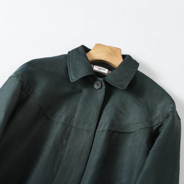 Pika sügismantli lai taskutega mudel