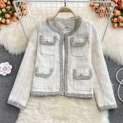 Naiste vabaaja lühike taskutega mantel