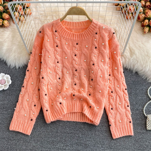 Naiste vabaaja kampsun ovaalse dekoltee ja kaunistusega