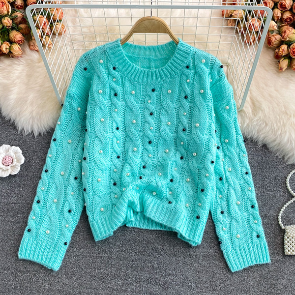 Naiste vabaaja kampsun ovaalse dekoltee ja kaunistusega