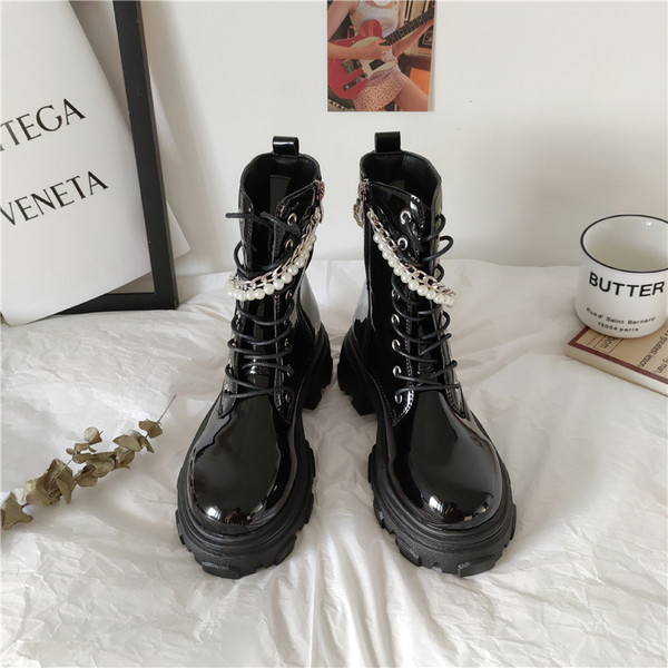 Cizme model nou din piele lacuita cu perle