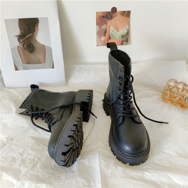 Naiste paeltega nahast saapad