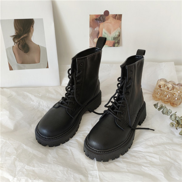 Naiste paeltega nahast saapad