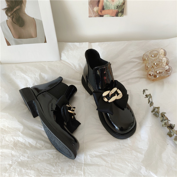 Női retro csizma szalaggal