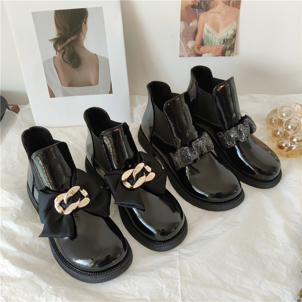 Női retro csizma szalaggal