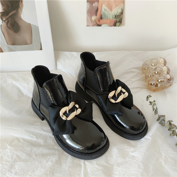 Női retro csizma szalaggal