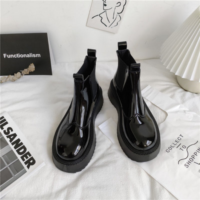 Cizme de dama cu talpa plata - doua modele