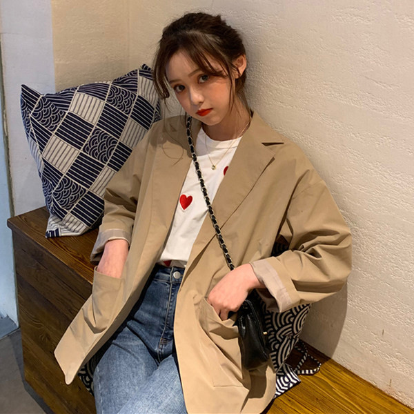 Palton subțire de damă modern, cu curea și decolteu spitz