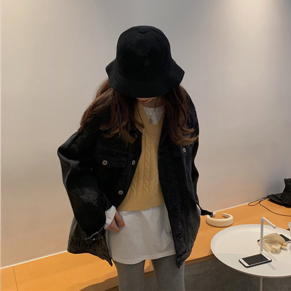 Geaca de dama actuala din denim model larg cu nasturi