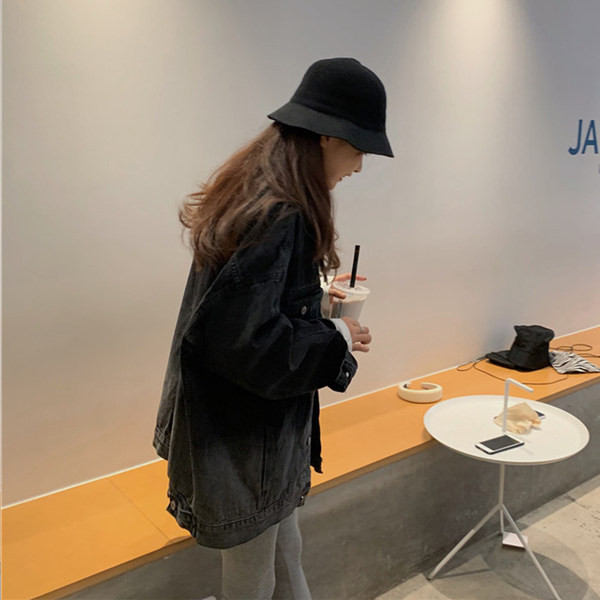 Geaca de dama actuala din denim model larg cu nasturi