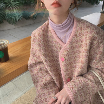 Naiste moodne ruuduline nööpide ja taskutega mantel