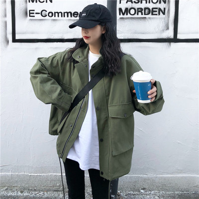 Γυναικείο απλό λεπτό μπουφάν με φαρδιές τσέπες