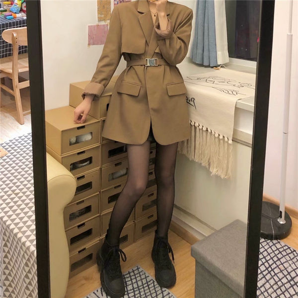 Palton subțire de damă elegant, cu centură și buzunare